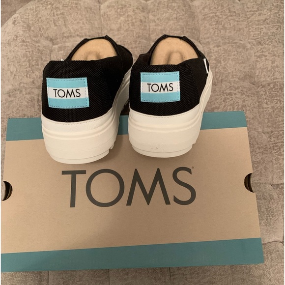 Tom’s Lug Shoes - Picture 2 of 6